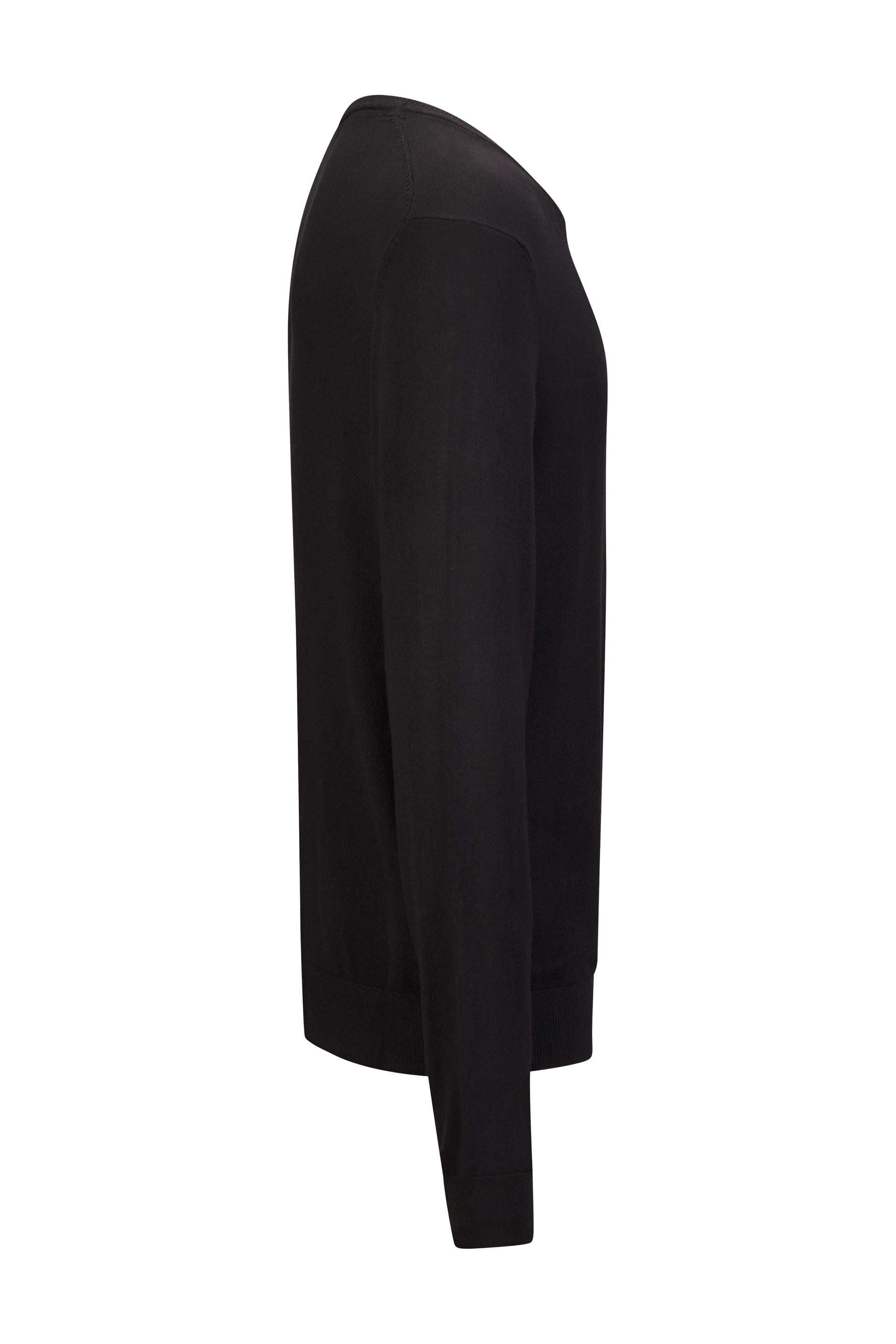 Anton Round Neck