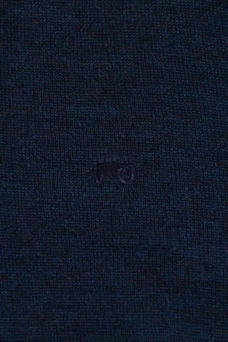 Trond V-neck